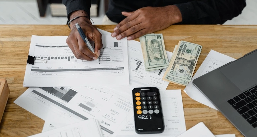 messy_workspace_small_business_tabby